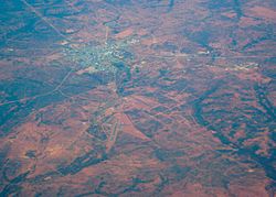 Archivo:Aerial view of Cobar,New South Wales, 2009-03-06