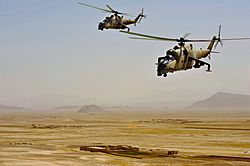 Archivo:Afghan Mi-35s