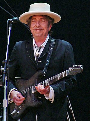 Archivo:Bob Dylan - Azkena Rock Festival 2010 1