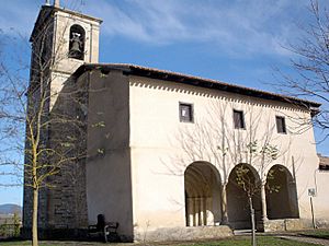 Archivo:Cerio - Iglesia de Santiago Apostol 2