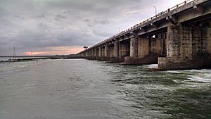 Archivo:Dowleswaram Barrage