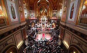 Archivo:Easter service in the Cathedral of Christ the Saviour in Moscow, Russia, 2018-04-08 01