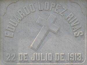 Archivo:Eduardo López Rivas. Panteón familiar