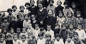 Archivo:Escuela en España ca. 1920