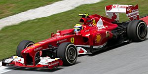 Archivo:Felipe Massa 2013 Malaysia FP2 1