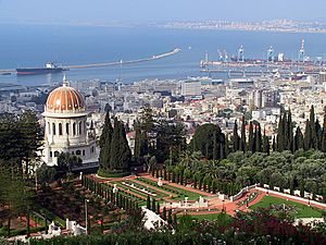 Archivo:Haifa Shrine and Port