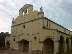 Archivo:Iglesia San Isidro Labrador de Itapé