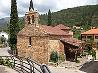 Archivo:Iglesia de Las Mestas