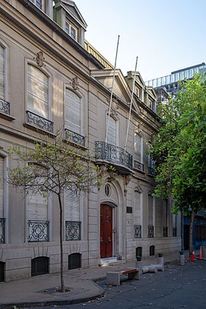 Archivo:Instituto de Chile, Santiago 20200313