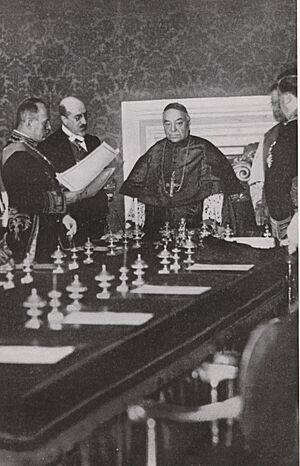 Archivo:Kardinal de Gasparri Lateran Vertrag JS