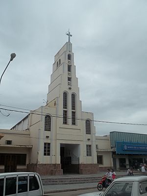 Archivo:Main catholic church in Libertador General San Martín