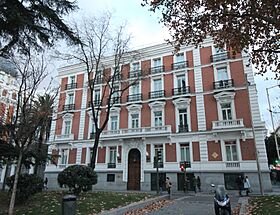 Palacio de Elduayen (Recoletos 25, Madrid) 01.jpg