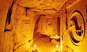 Archivo:Paris 14 la crypte