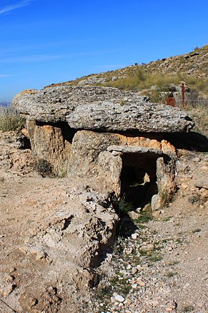 Archivo:Parque megalítico de Gorafe Dolmen 134 (5)