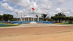 Plaza Mayor de Puerto Esperanza (Purús, Ucayali).jpg