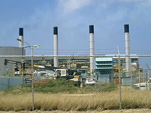 Archivo:Power e water generation - panoramio (1)