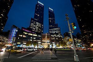 Archivo:Time Warner Center and CC