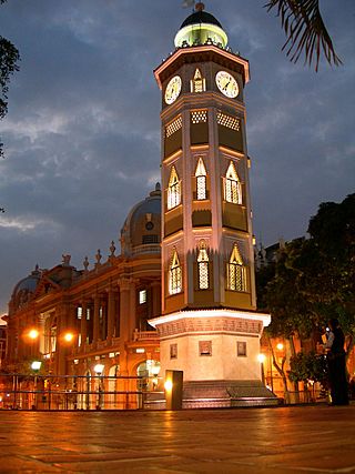 Torre del Reloj en Guayaquil.jpg