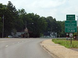 US 65 entering Dumas, Arkansas.jpg