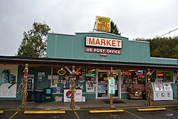 Winchester Bay Market (Winchester Bay, Oregon).jpg