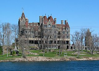 1000 Islands. Boldt Castle - St Lawrence River, USA - panoramio.jpg