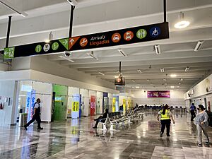 Archivo:Aeropuerto Internacional de La Paz, Mexico (50986818192)