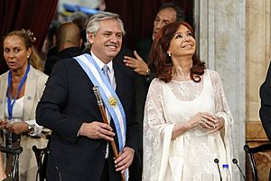 Archivo:Alberto Fernández y Cristina Fernández de Kirchner asunción