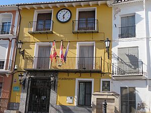 Archivo:Ayuntamiento de Castellnovo