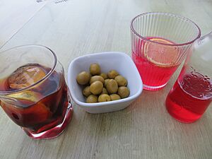 Archivo:Bebidas de aperitivo