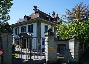 Archivo:Bern Kalcheggweg 12 Embassy of Nigeria in Switzerland Residence DSC01406