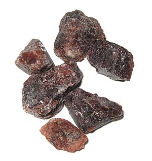 Archivo:Black Salt (crystals)