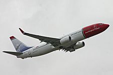 Archivo:Boeing 737-8JP LN-DYH Norwegian Air Shuttle (6655500147)