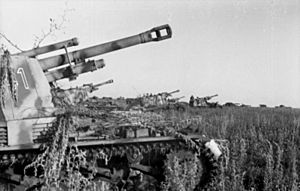 Archivo:Bundesarchiv Bild 101I-219-0553A-15, Russland, bei Pokrowka, Panzerhaubitze 'Wespe'