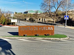 Archivo:Cartel de entrada a Ventas de Huelma (Granada)