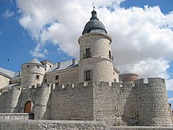 Archivo:Castillo de Simancas 2