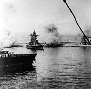 Archivo:Croiseur de bataille Strasbourg 03-07-1940
