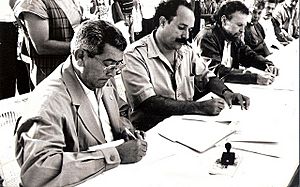 Archivo:El Gobernador Carlos Tablante En Las Tejerias Junto al Alcalde Jesus Morao