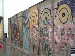 Archivo:Fragmento del muro