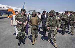 Archivo:General Richard B. Myers Chairman of the Joint Chiefs of Staff visited Haiti