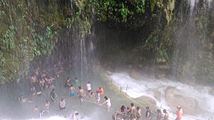 Archivo:Grutas de Tolantongo - panoramio (26)