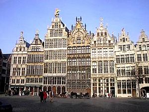 Archivo:Guildhouses Antwerp