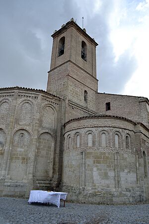 Archivo:Iglesia de Fresno el Viejo