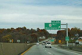 Int70eRoad-Exit51B-PA31wSign (31050138132).jpg