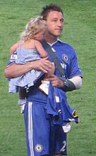 Archivo:John Terry of Chelsea with his kids