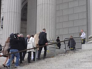Archivo:Ke$ha arrives at New York State Supreme Court, Manhattan
