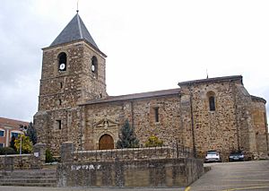 Archivo:La Bañeza - Iglesia de San Salvador 1