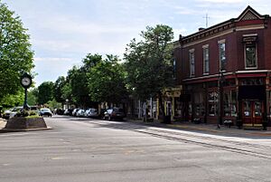 Archivo:La Grange KY - downtown