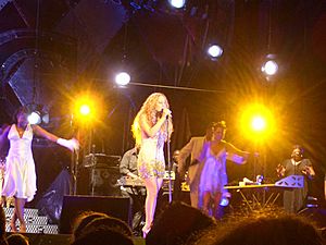 Archivo:Mariah Carey Live-3