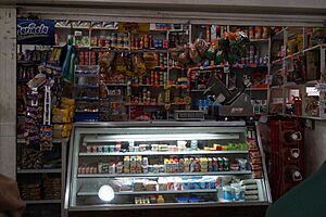Archivo:Mercado Michoacán, Tienda de Abarrotes