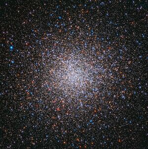 Archivo:Messier2 - HST - Potw1913a